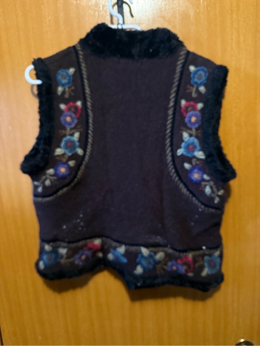 Icelandic Embroidered Floral Sleeveless Vest - Chocolate Brown - Picture 4 of 6